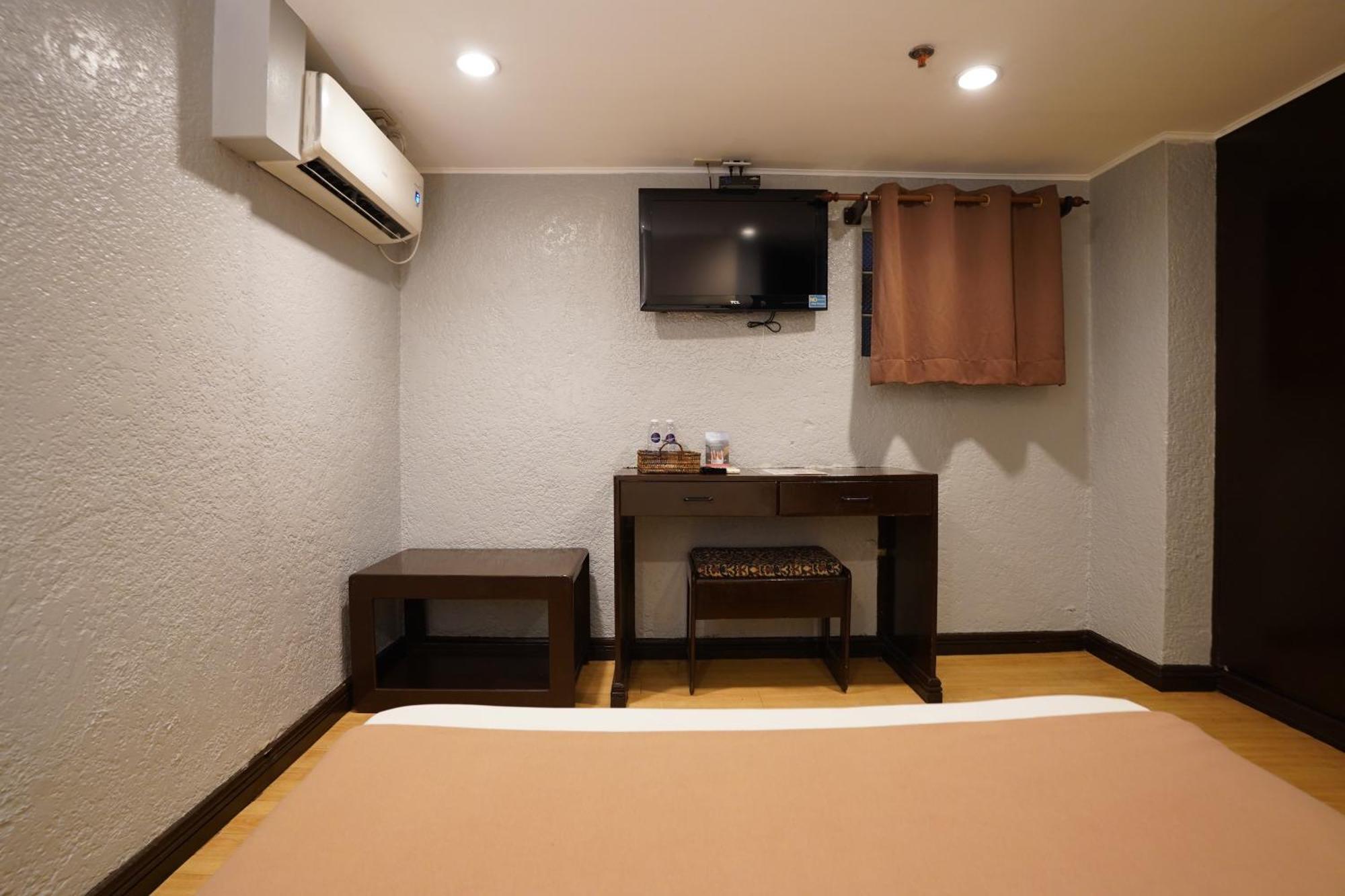 Arzo Hotel Manila Eksteriør bilde