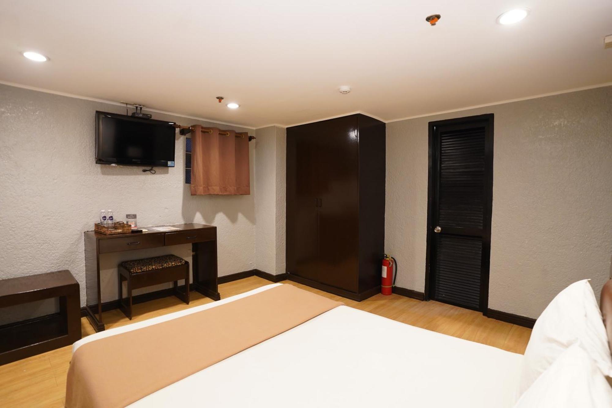 Arzo Hotel Manila Eksteriør bilde